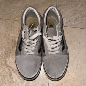 Women’s used vans sneakers shoes US size 7.5 old skool vans off the wall